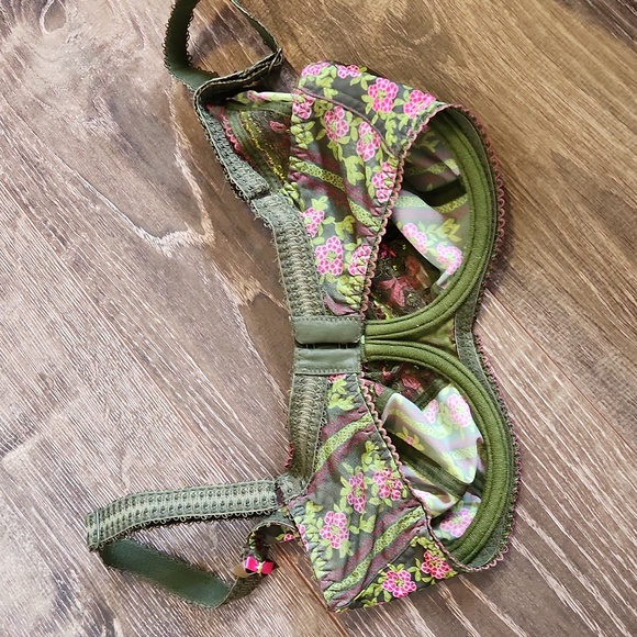 US 28H green and pink lace bra - Picture 4 of 6